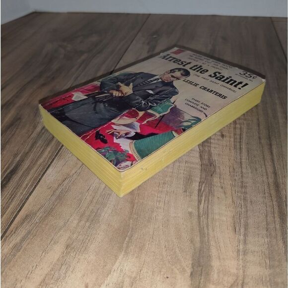 Arrest the Saint - Leslie Charteris (1951 Perma Books paperback). - Picture 2 of 5